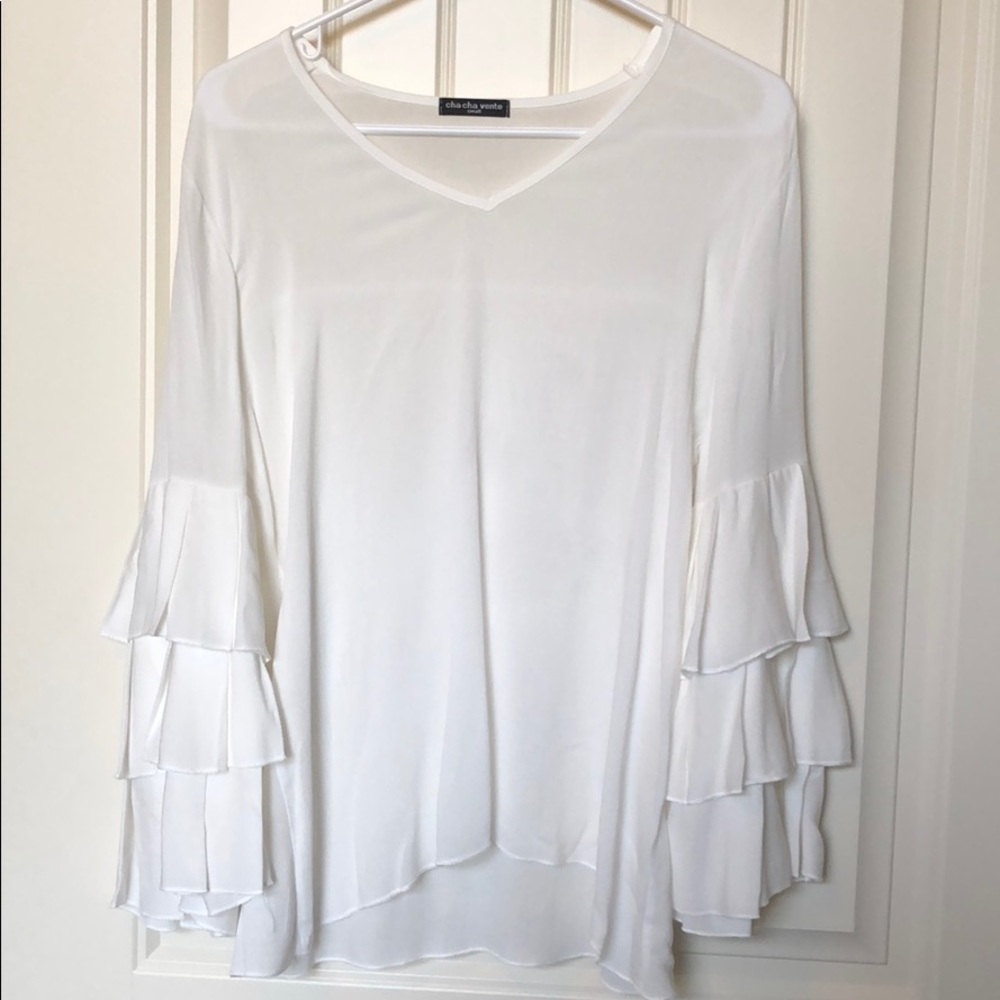 Cha Cha vente ruffle sleeve sheer top